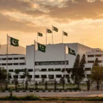 احسن اقبال کا “اکنامک مارچ” کا مطالبہ — سیاسی لانگ مارچوں کی بجائے معاشی استحکام کی ضرورت پر زور